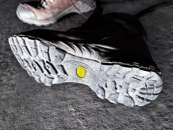 Vasque St. Elias FG GTX Waterproof Hiking Boots with Vibram Soles